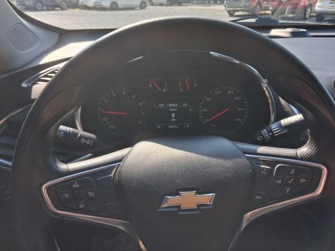 Used 2019 Chevrolet Malibu LT FWD image 11