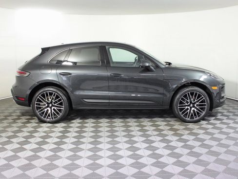 Used 2025 Porsche Macan image 8