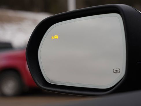 Used 2025 Buick Enclave Preferred image 32