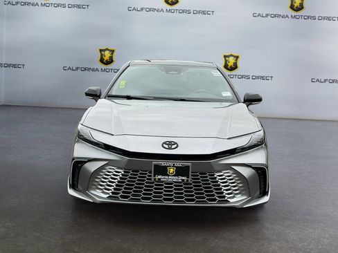 Used 2025 Toyota Camry XSE FWD image 2