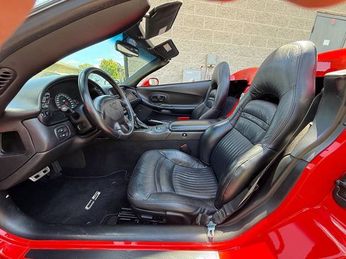 Used 2003 Chevrolet Corvette Convertible w/ Preferred Equipment Group1 RWD image 20