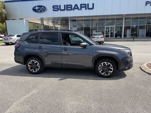 Used 2026 Subaru Forester Premium AWD/4WD image 2