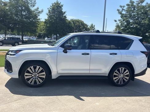 Used 2026 Lexus LX 700h Luxury w/ Appearance Package AWD/4WD image 11