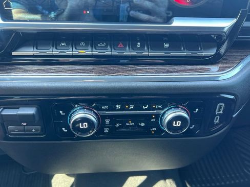 Used 2023 GMC Sierra 1500 Elevation AWD/4WD image 16
