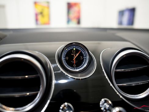 Used 2018 Bentley Bentayga image 69