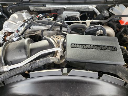 Used 2024 Chevrolet Silverado 2500 LT AWD/4WD image 30