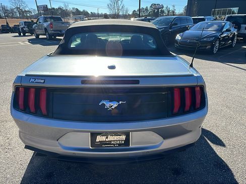 Used 2023 Ford Mustang Premium image 12