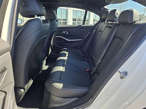 Used 2025 BMW 330i Sedan image 16