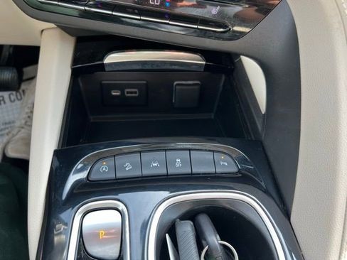 Certified 2023 Buick Envision Essence AWD/4WD image 21
