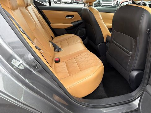 Used 2021 Nissan Sentra SV w/ SV Premium Package image 15