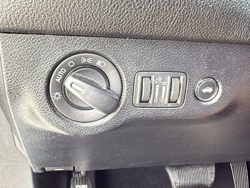 Used 2020 Dodge Challenger SXT RWD image 26