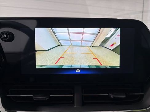 New 2026 Chevrolet Trax LT w/ Sunroof Package image 13