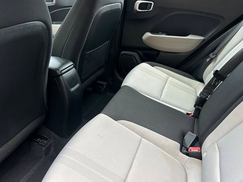 Used 2022 Hyundai Venue SEL w/ Cargo Package image 26