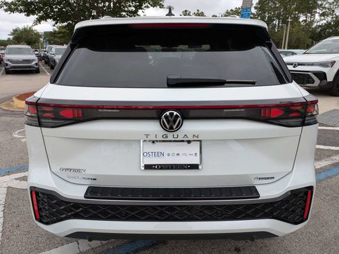 New 2026 Volkswagen Tiguan SEL R-Line AWD/4WD image 5