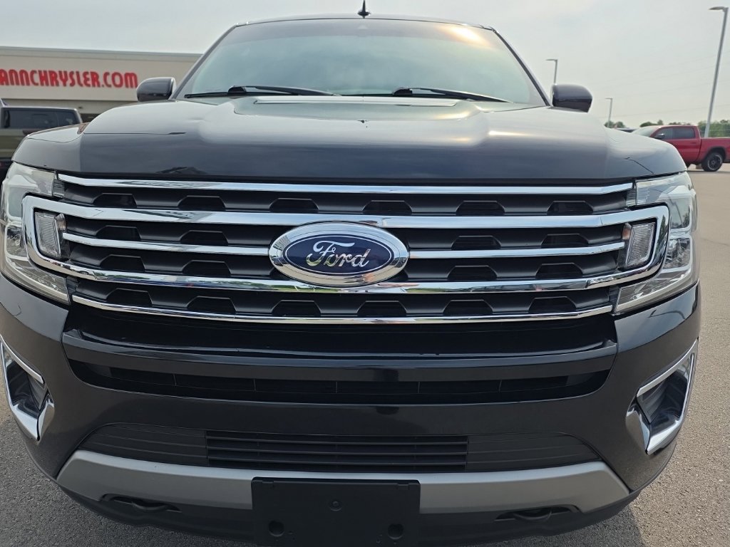 Used 2020 Ford Expedition XLT AWD/4WD image 2