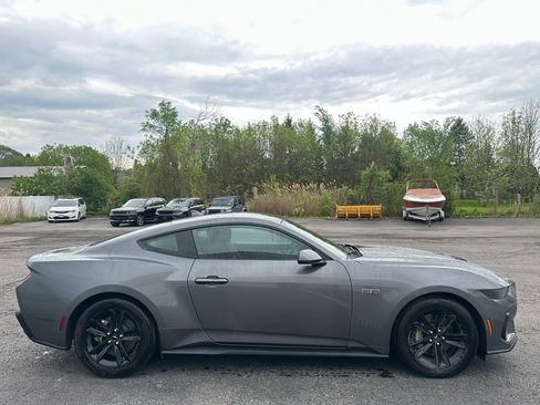 Used 2025 Ford Mustang GT RWD image 12
