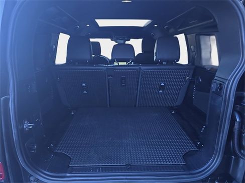 Used 2024 Land Rover Defender 110 S image 12