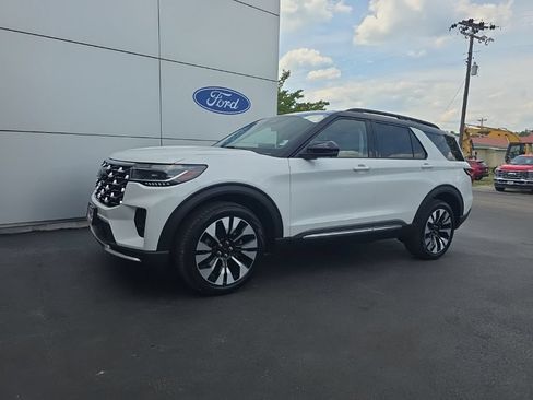 New 2026 Ford Explorer Platinum w/ LUX Leather Package AWD/4WD image 2