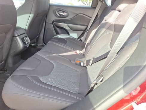 Used 2019 Jeep Cherokee Latitude w/ Popular Appearance Group image 30