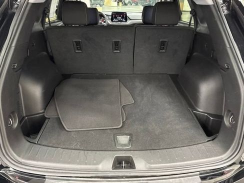 Used 2025 Chevrolet Blazer LT FWD image 11