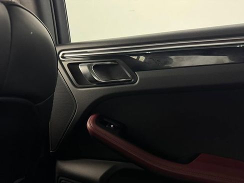 Used 2022 Porsche Macan S image 40