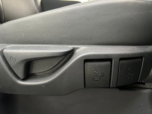 Used 2025 Toyota Grand Highlander AWD image 19