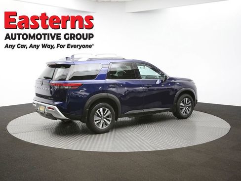 Used 2024 Nissan Pathfinder SL image 42