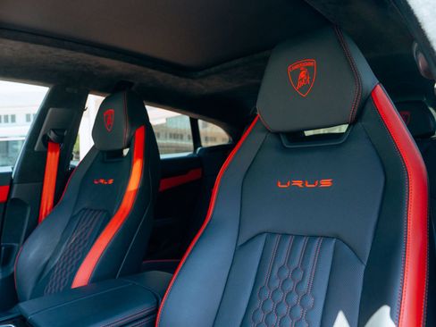 Used 2024 Lamborghini Urus S AWD/4WD image 8