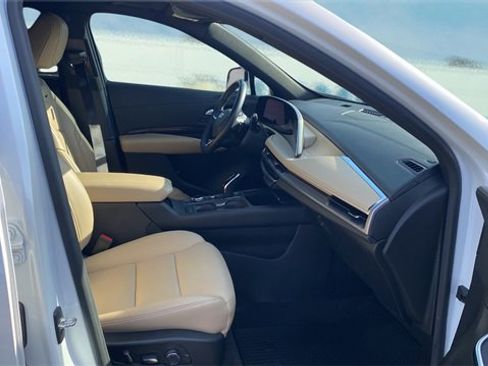 Used 2024 Cadillac XT4 Premium Luxury w/ Cold Weather Package image 13