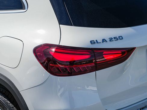 New 2026 Mercedes-Benz GLA 250 4MATIC image 11