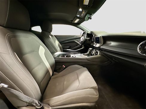 Used 2020 Chevrolet Camaro LT image 26