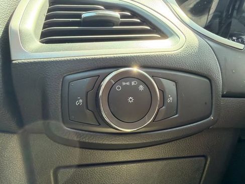 Used 2017 Ford Edge SEL w/ Canadian Touring Package FWD image 27
