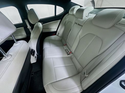 Used 2024 Genesis G70 2.5T image 28