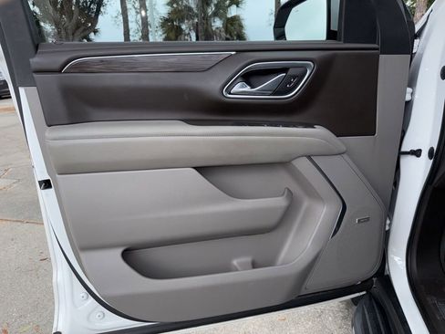 Used 2021 Chevrolet Tahoe LT w/ LT Signature Package image 18