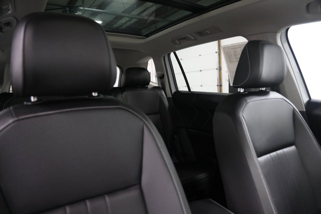 Used 2023 Volkswagen Tiguan SE w/ Panoramic Sunroof Package AWD/4WD image 29
