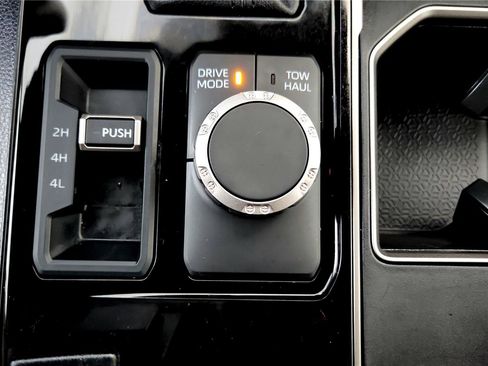 Used 2025 Toyota Tundra SR5 image 32