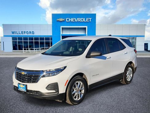 Used 2022 Chevrolet Equinox LS w/ LS Convenience Package image 1