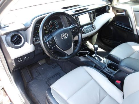 Used 2017 Toyota RAV4 Limited AWD/4WD image 9