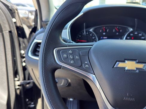 Used 2022 Chevrolet Equinox LS w/ LS Convenience Package image 24