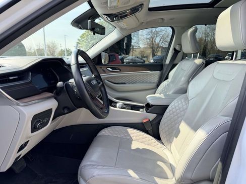 Used 2022 Jeep Grand Cherokee Summit w/ Adv Protech Group IV AWD/4WD image 19