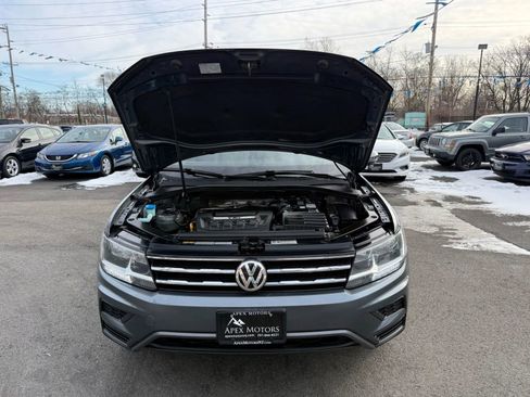 Used 2018 Volkswagen Tiguan SE w/ Panoramic Sunroof Package image 56