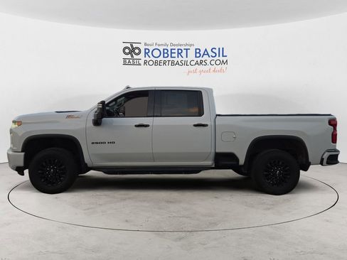 Used 2021 Chevrolet Silverado 2500 LTZ w/ LTZ Plus Package image 2
