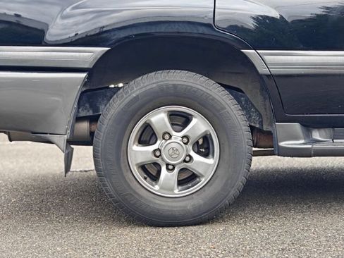 Used 2002 Toyota Land Cruiser AWD/4WD image 11