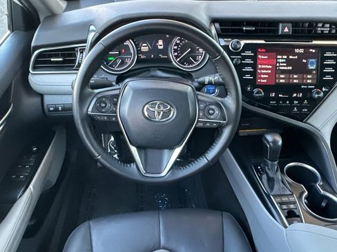 Used 2020 Toyota Camry XLE image 15