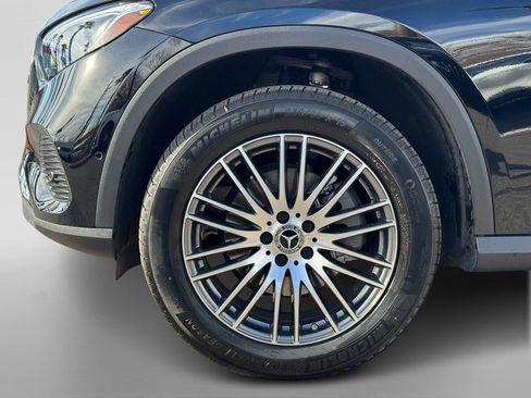 Certified 2025 Mercedes-Benz GLC 300 image 10