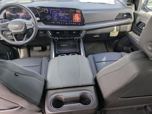 New 2025 Chevrolet Suburban Premier w/ Sun And Tow Package image 31