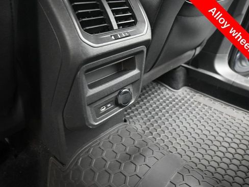 Used 2021 Volkswagen Tiguan SE AWD/4WD image 18