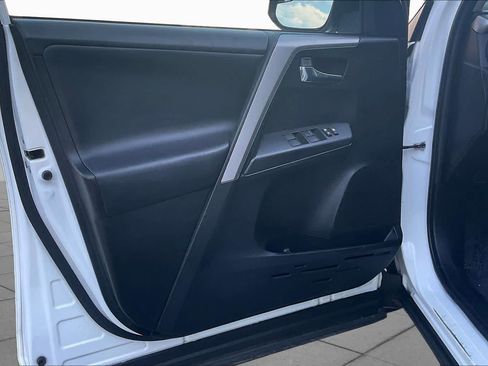 Used 2016 Toyota RAV4 XLE AWD/4WD image 21
