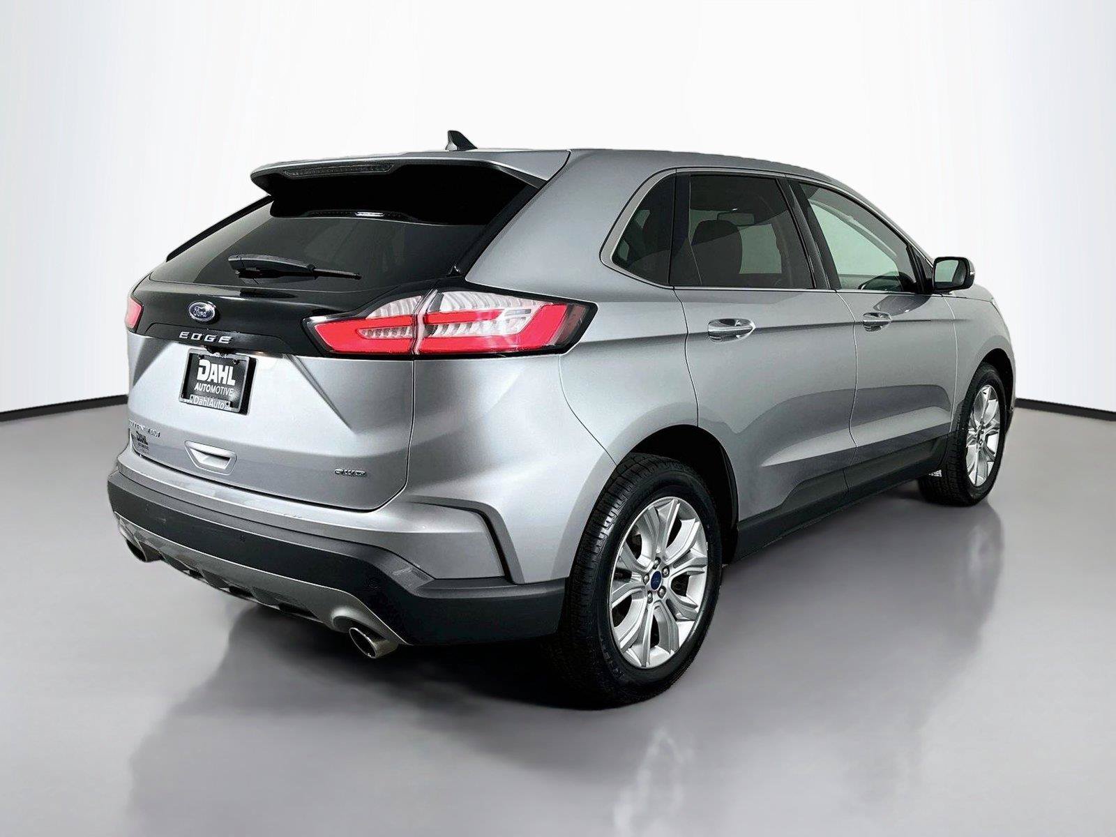 Used 2022 Ford Edge Titanium AWD/4WD image 13
