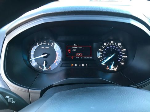 Used 2018 Ford Edge SE image 19